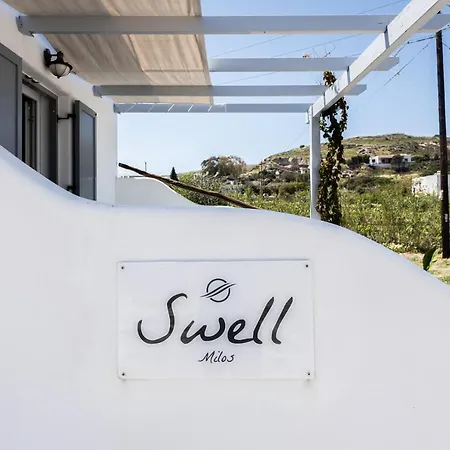 Milos Swell